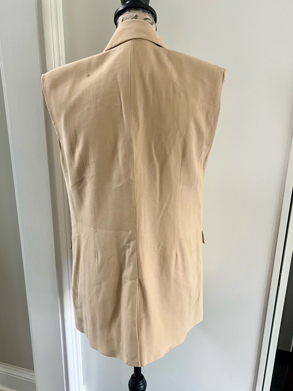 Open Edit Sleeveless Blazer Style Vest with Single Button Closure - Picture 5 of 16
